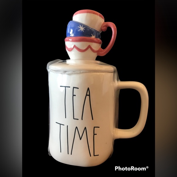 NWT Rae Dunn Alice in Wonderland cup with topper cover - Picture 3 of 3